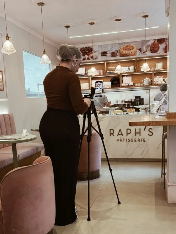 Bastidores do trabalho da Milena