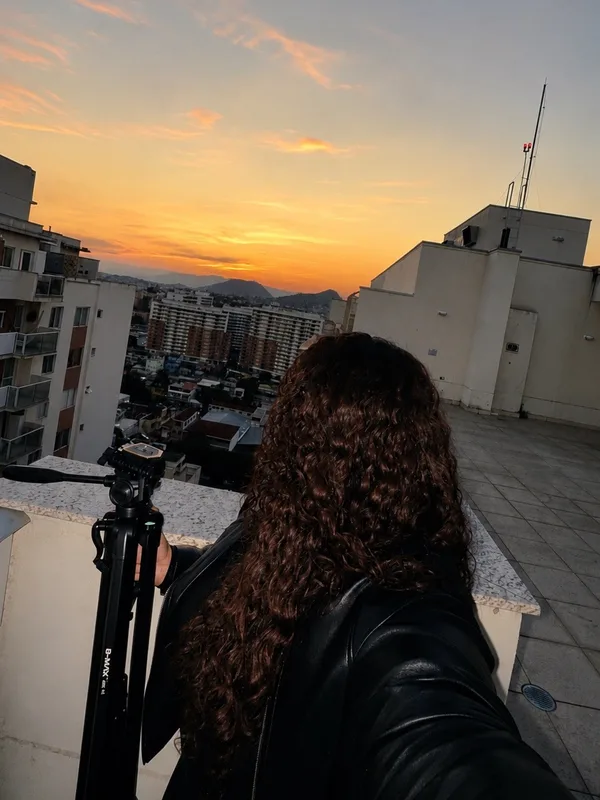 Bastidores do trabalho da Milena